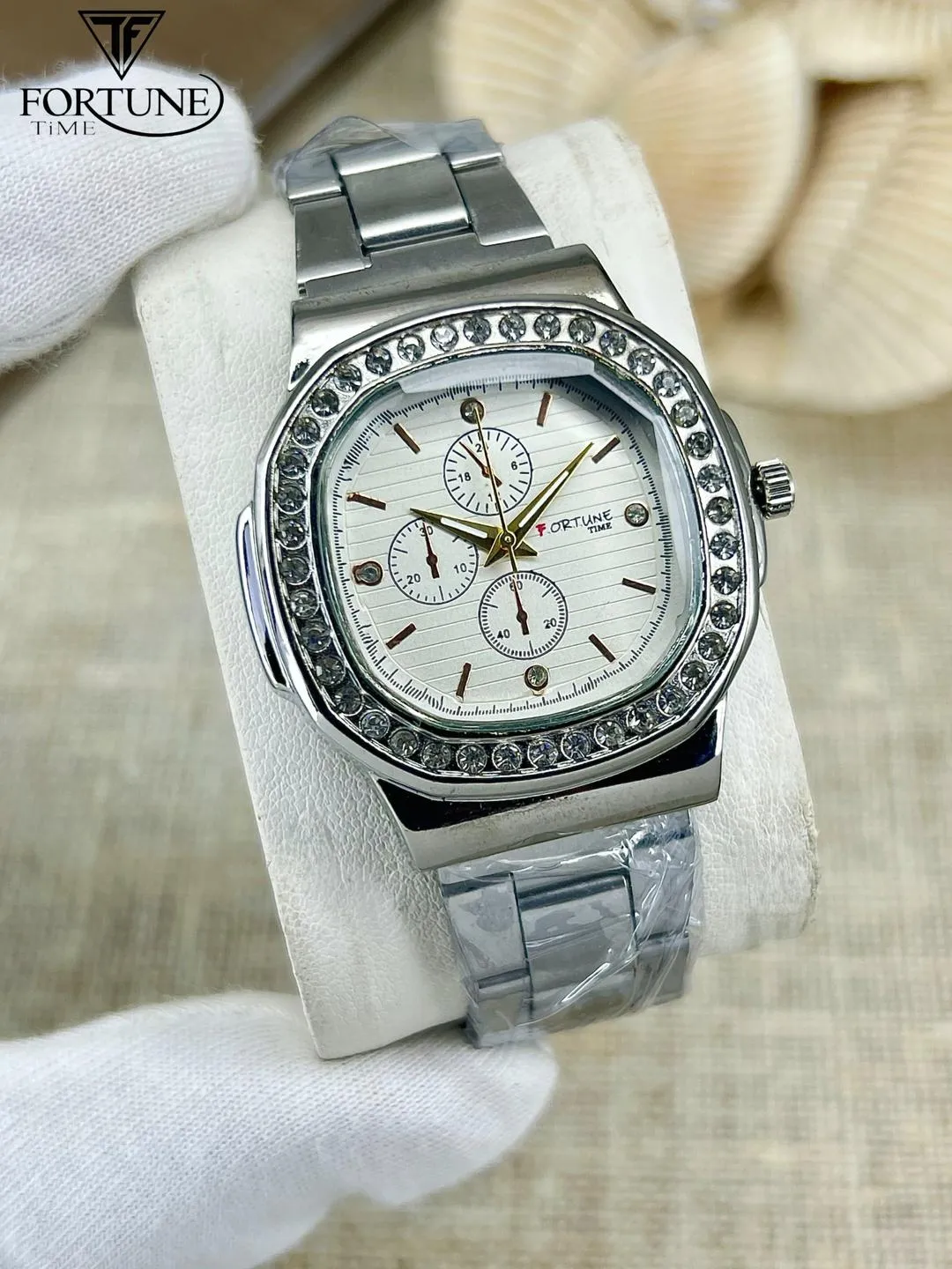 Women's Chic Everyday Design That Upgrades Any Outfit Watch