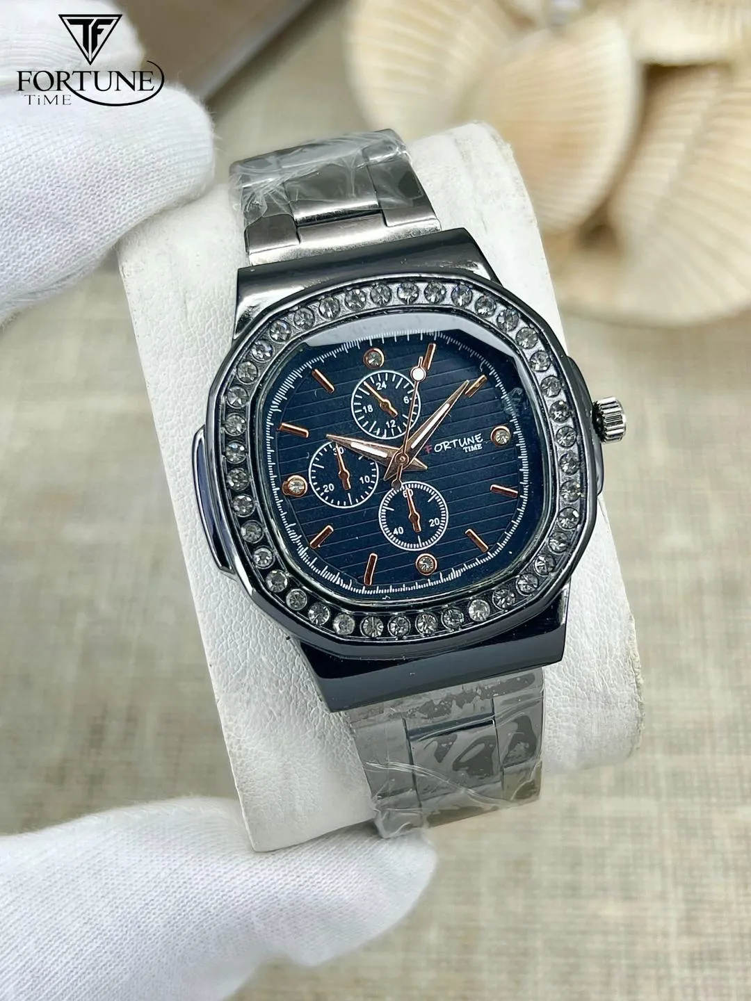 Women's Chic Everyday Design That Upgrades Any Outfit Watch